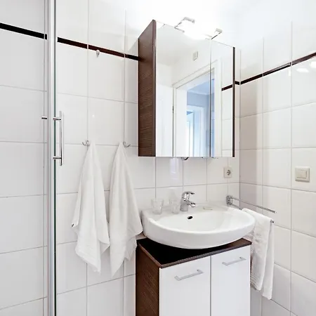 Auster Holte Hueues * List